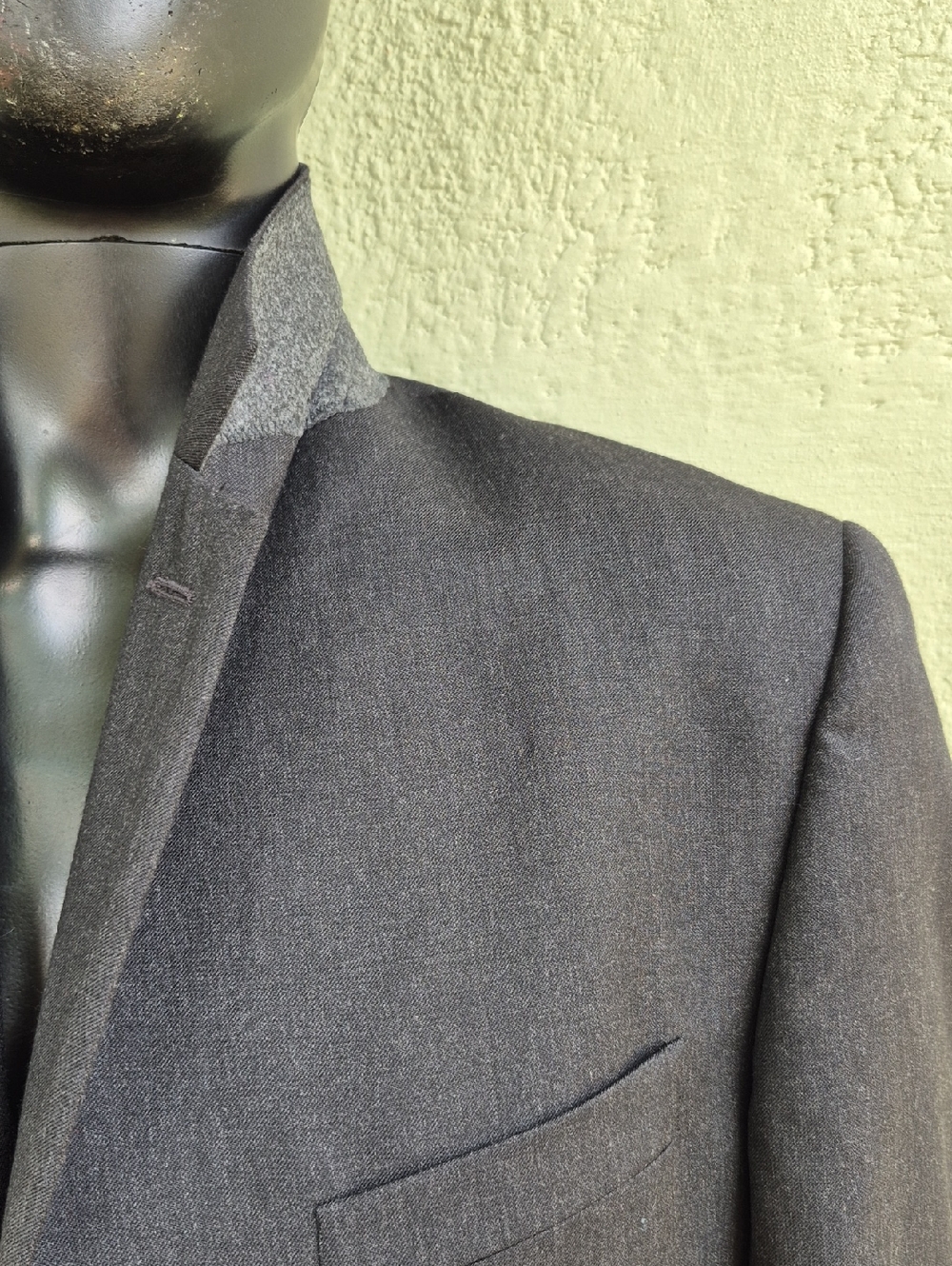 Roberto Villini (Italy) Men's Charcoal (3) Button Luxury Blazer *AR Fabric*